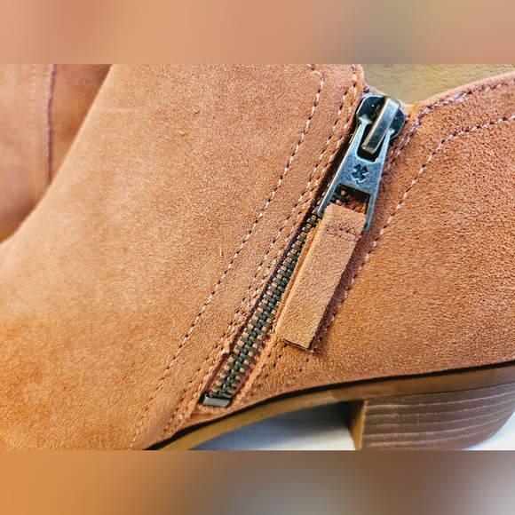 Lucky Brand Women's LK-Brielley2 Leather/Suede Bootie - Picture 10 of 15